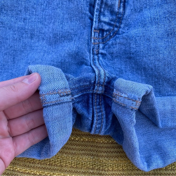 Old Navy | O.G. Short High Rise Medium Wash Cuffed Hem Jean Shorts - Picture 4 of 5